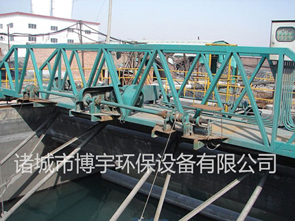 概述【桁車式提耙刮泥機】的結（jié）構與原理