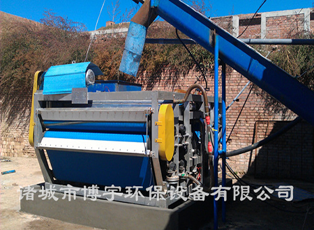 如何確保【帶式汙泥壓濾機(jī)】的正(zhèng)常穩定(dìng)運(yùn)行(háng)呢?