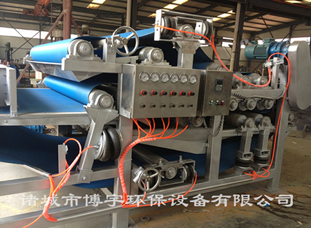 博(bó)宇小科(kē)普:【帶式果汁壓(yā)榨機】的開(kāi)機操作規程》